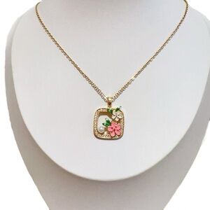 ✨ flower portrait pendant necklace